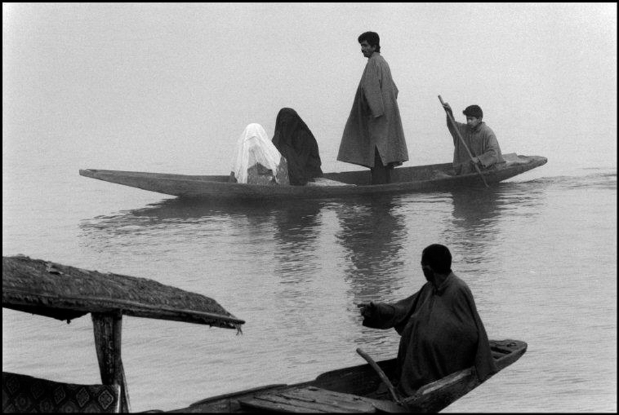 INDIA. Kashmir. Srinagar. 1992. Lake Dal. 